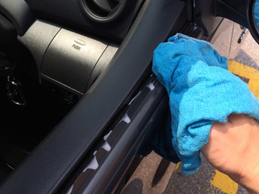 Wipe and spread evenly the excess of the M Series Power Window Lubricant