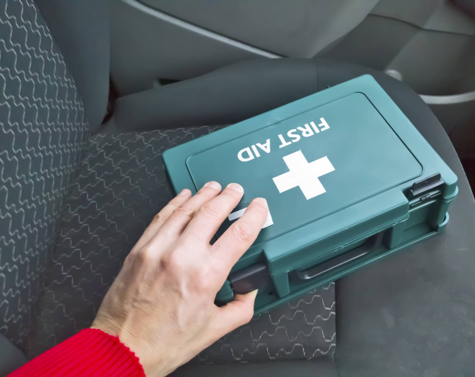 6 Vital First Aid Car Kit Items To Always Have | Car RC