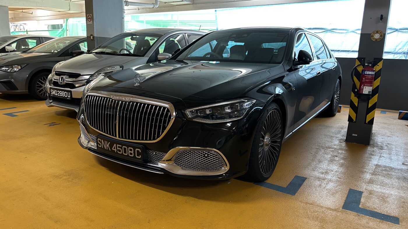 Mercedes-Maybach
S-Class front view Black